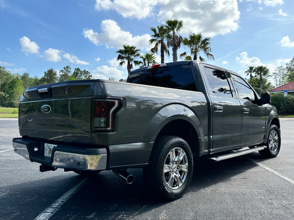 2015 Ford F150 XLT photo