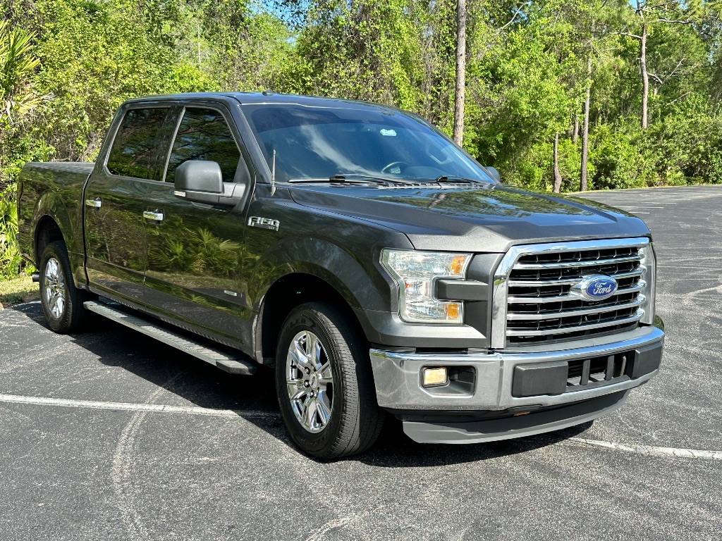 2015 Ford F150 XLT photo