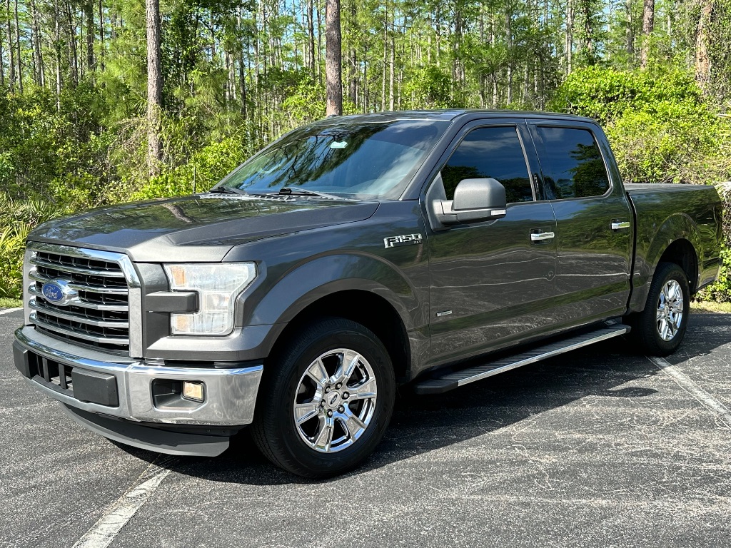2015 Ford F150 XLT photo