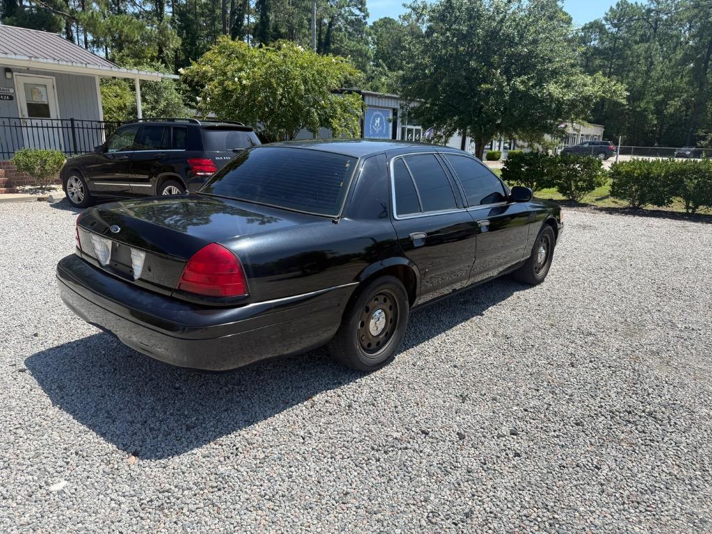 2006 Ford Crown Victoria - $6,999
