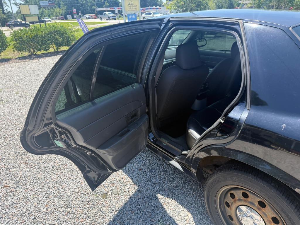 2006 Ford Crown Victoria - $6,999