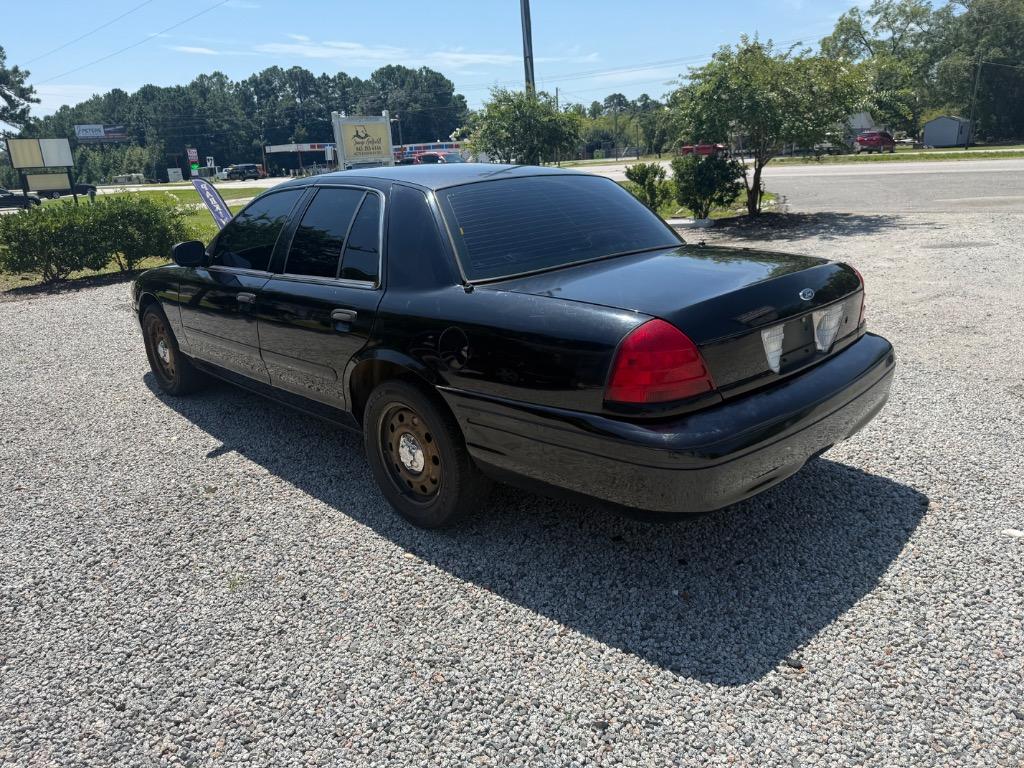 2006 Ford Crown Victoria - $6,999
