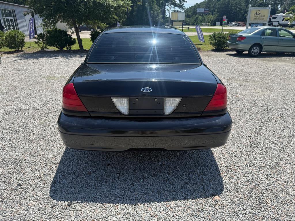 2006 Ford Crown Victoria - $6,999