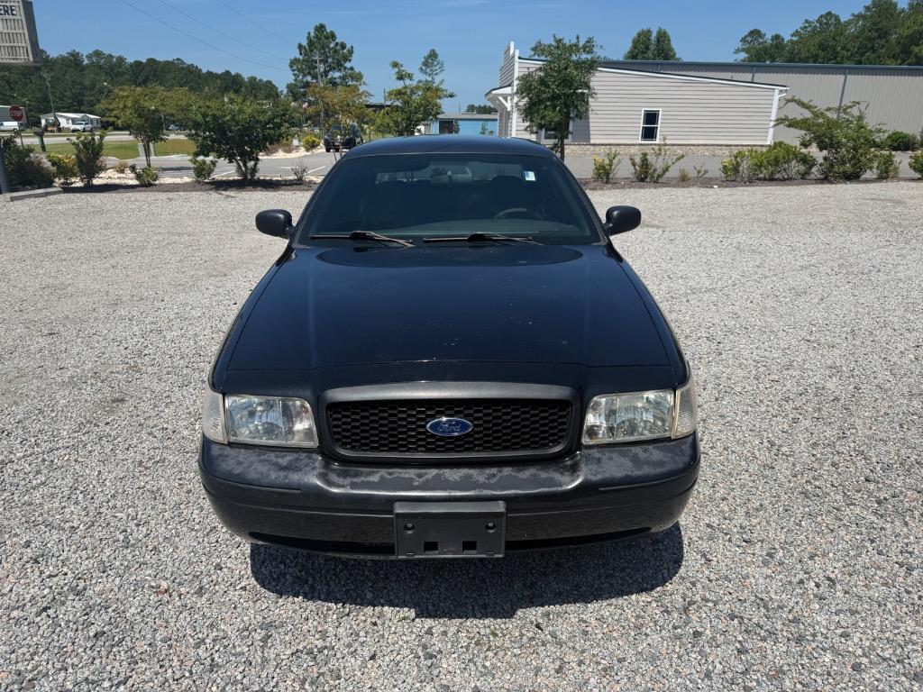 2006 Ford Crown Victoria - $6,999