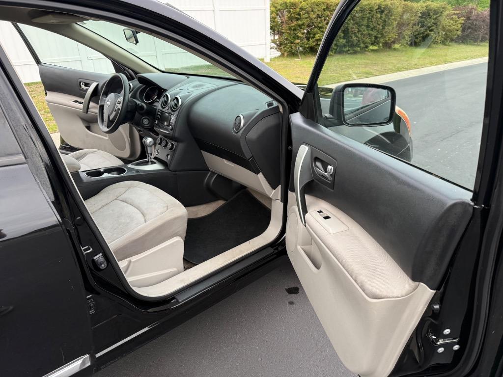 2015 Nissan Rogue Select S photo