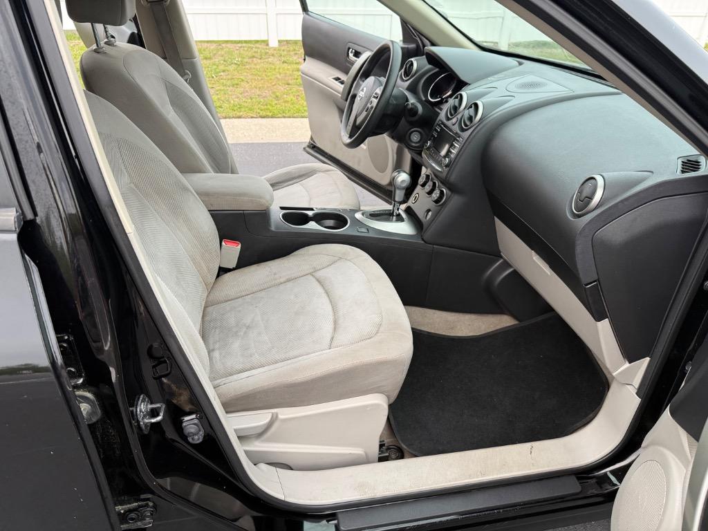 2015 Nissan Rogue Select S photo