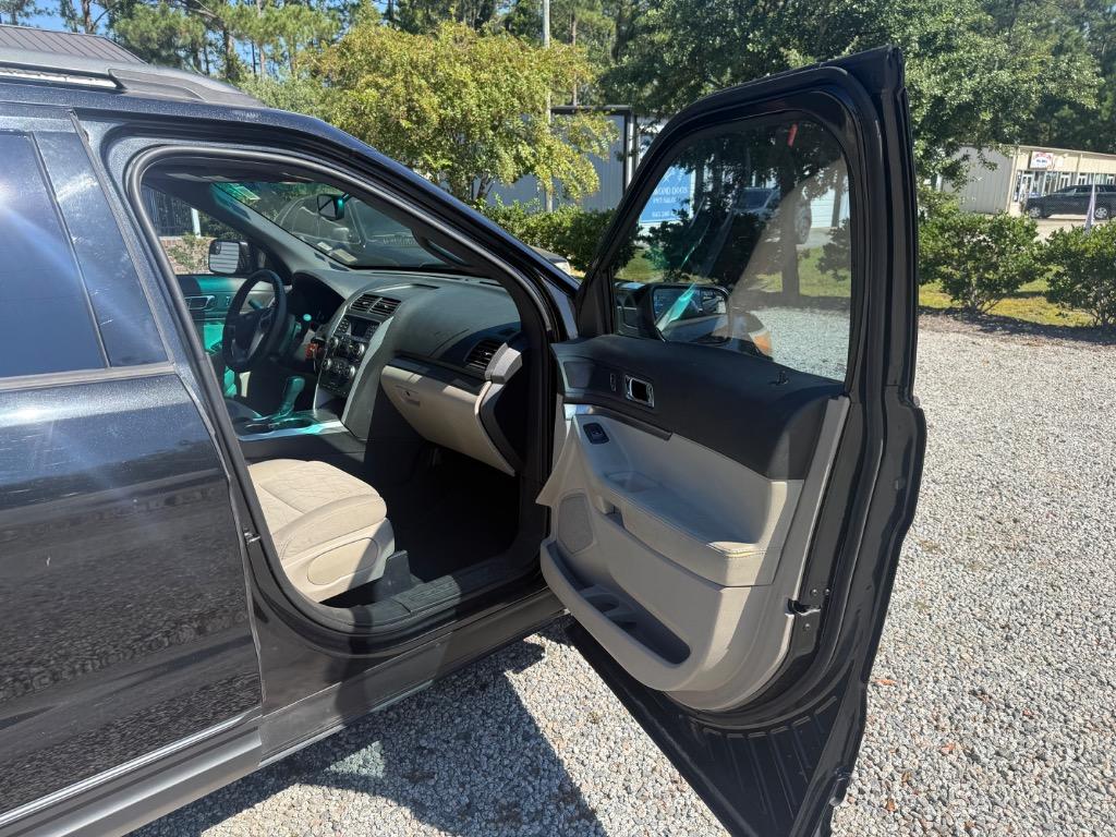 2015 Ford Explorer - $9,999