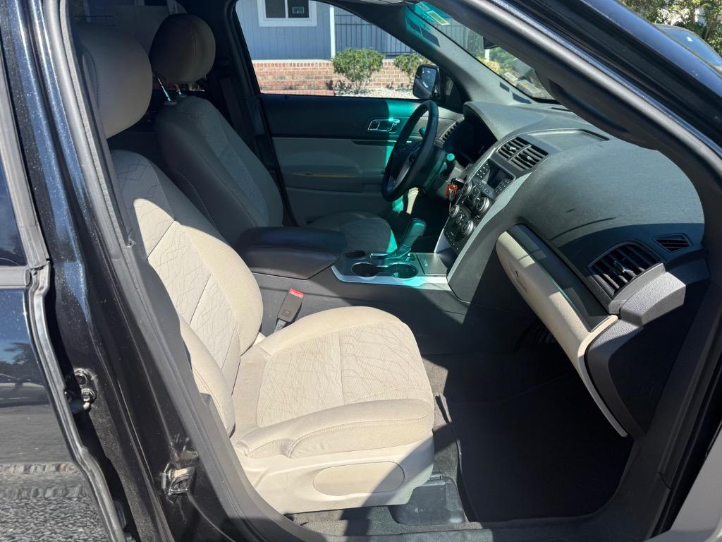 2015 Ford Explorer - $9,999