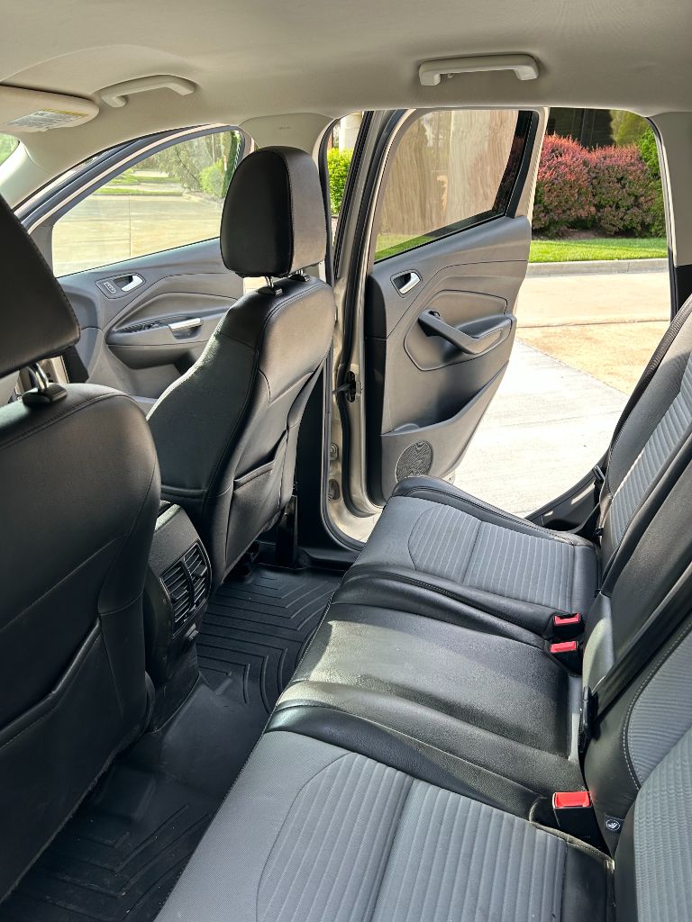 2017 Ford Escape SE photo