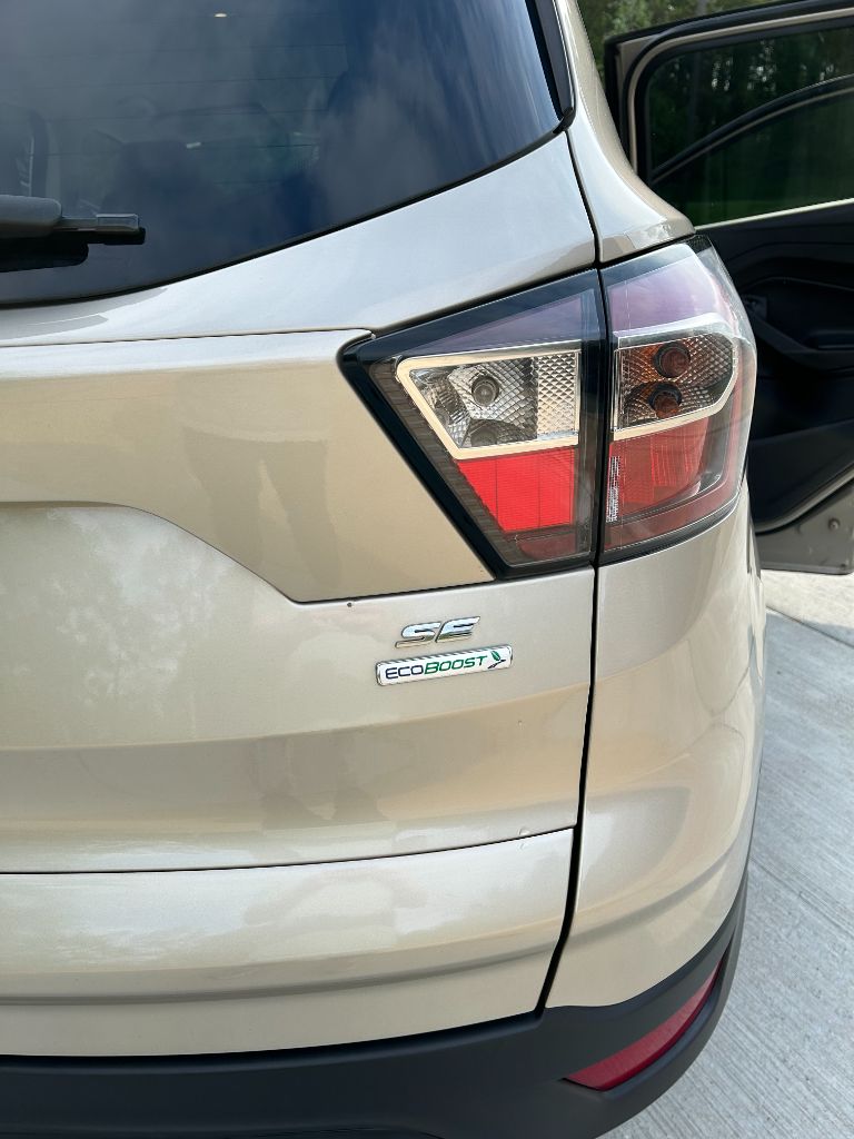 2017 Ford Escape SE photo