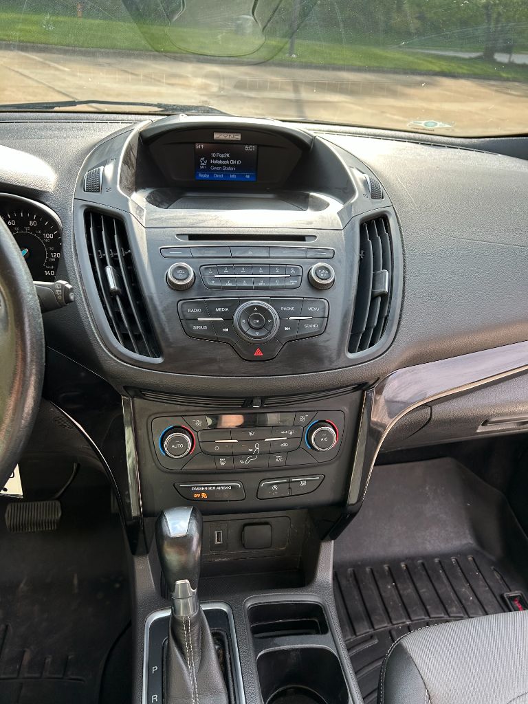 2017 Ford Escape SE photo