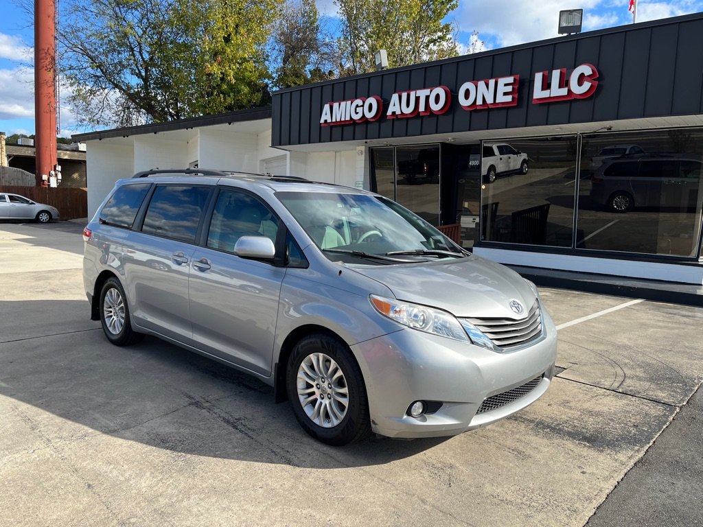 2013 Toyota Sienna - $10,800