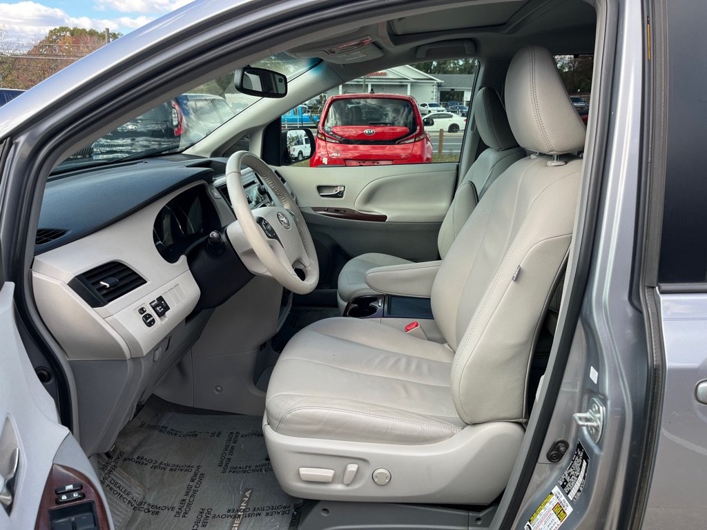 2013 Toyota Sienna - $10,800