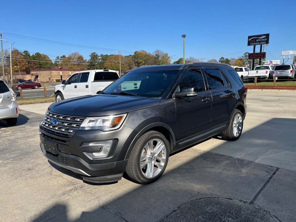 2017 Ford Explorer - $16,800