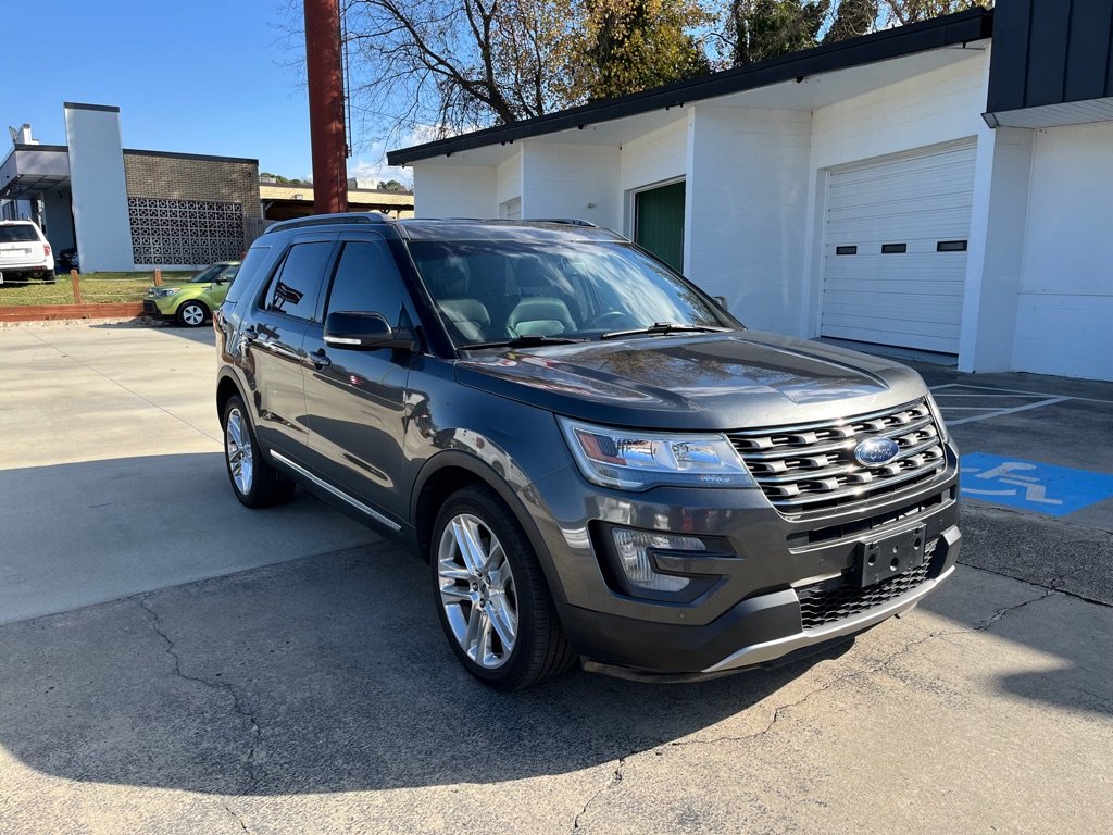 2017 Ford Explorer - $16,800