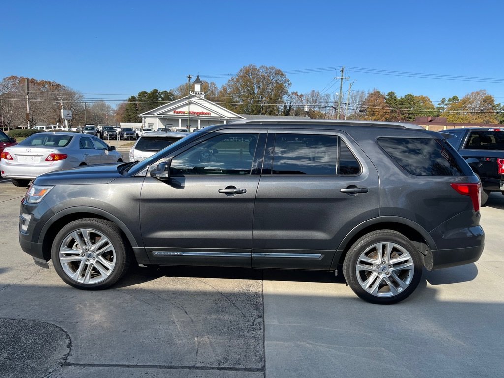 2017 Ford Explorer - $16,800