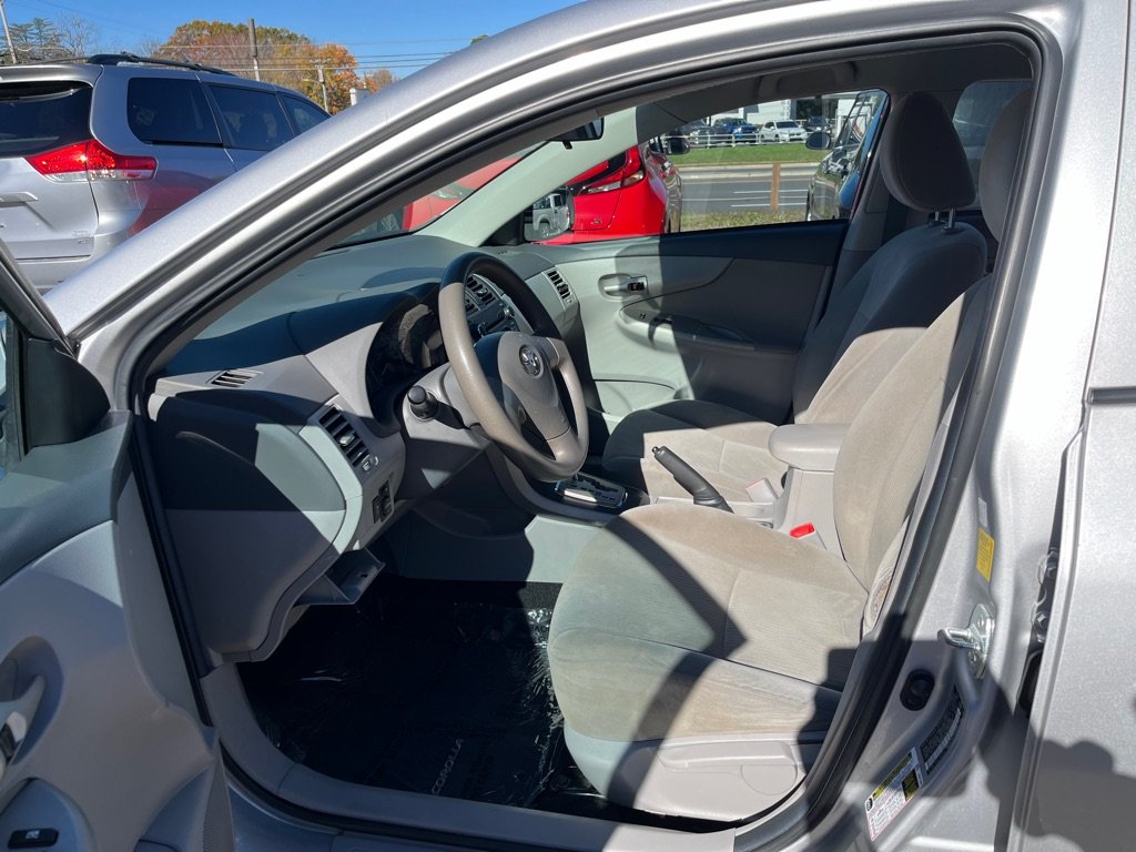 2010 Toyota Corolla photo