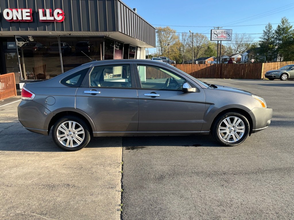 2011 Ford Focus SEL photo