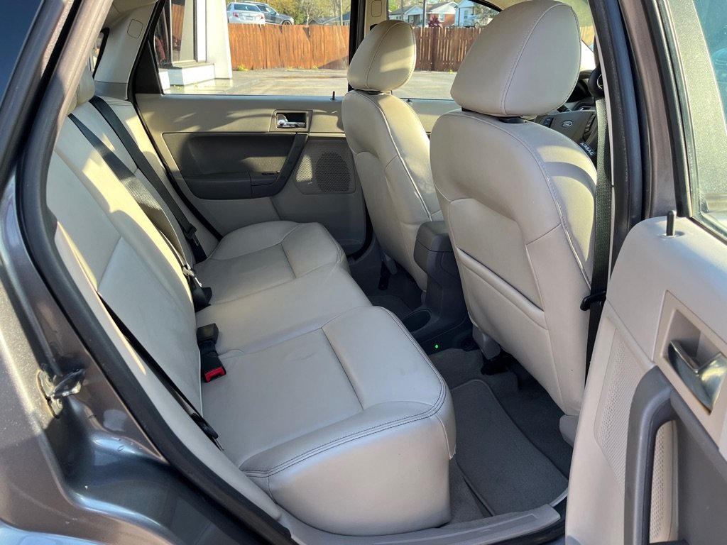 2011 Ford Focus SEL photo