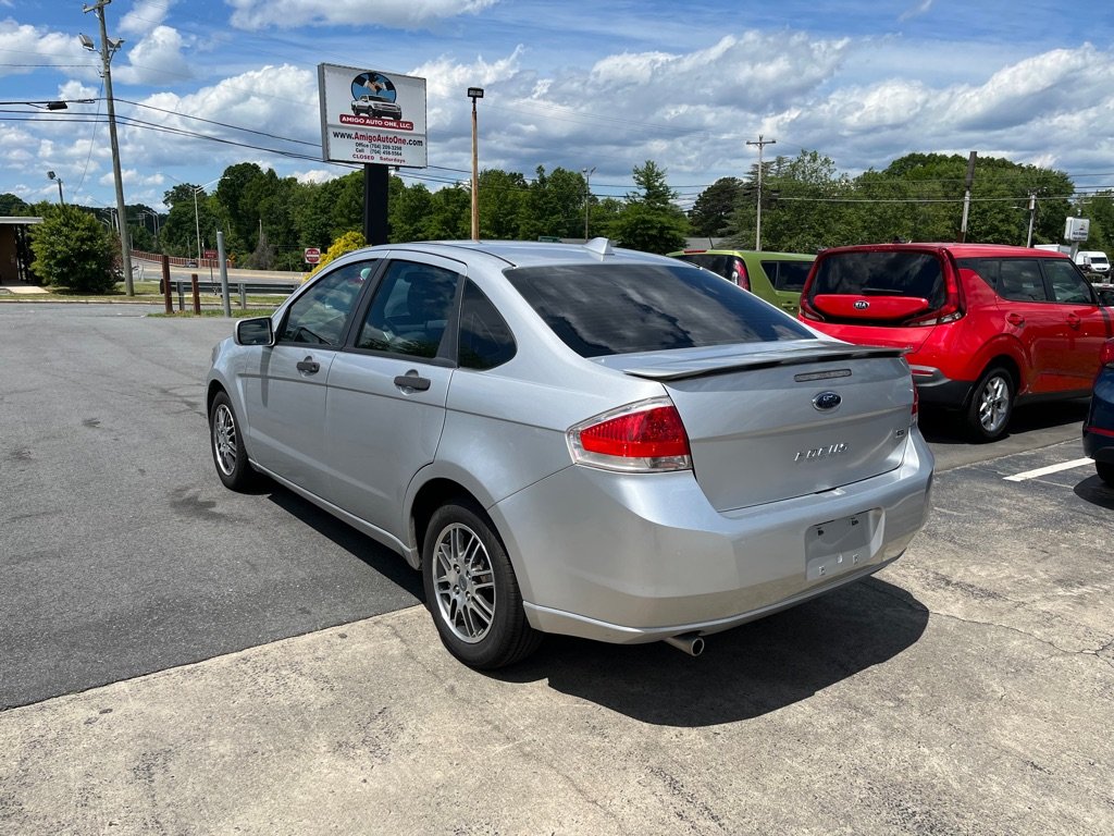 2010 Ford Focus SE photo