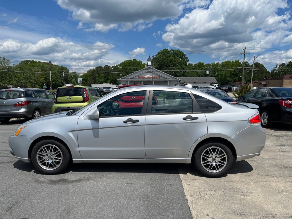 2010 Ford Focus SE photo