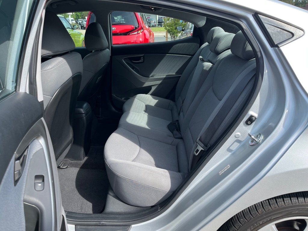 2011 Hyundai Elantra GLS photo