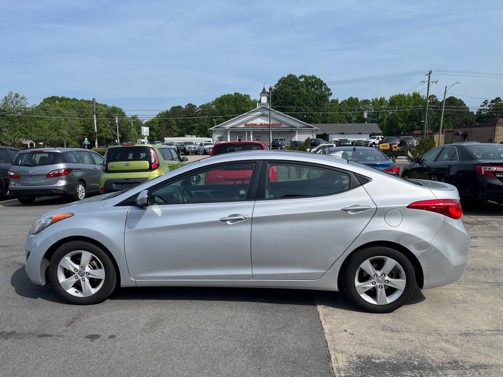 2011 Hyundai Elantra GLS photo