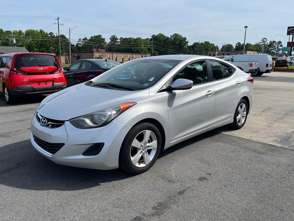 2011 Hyundai Elantra GLS photo