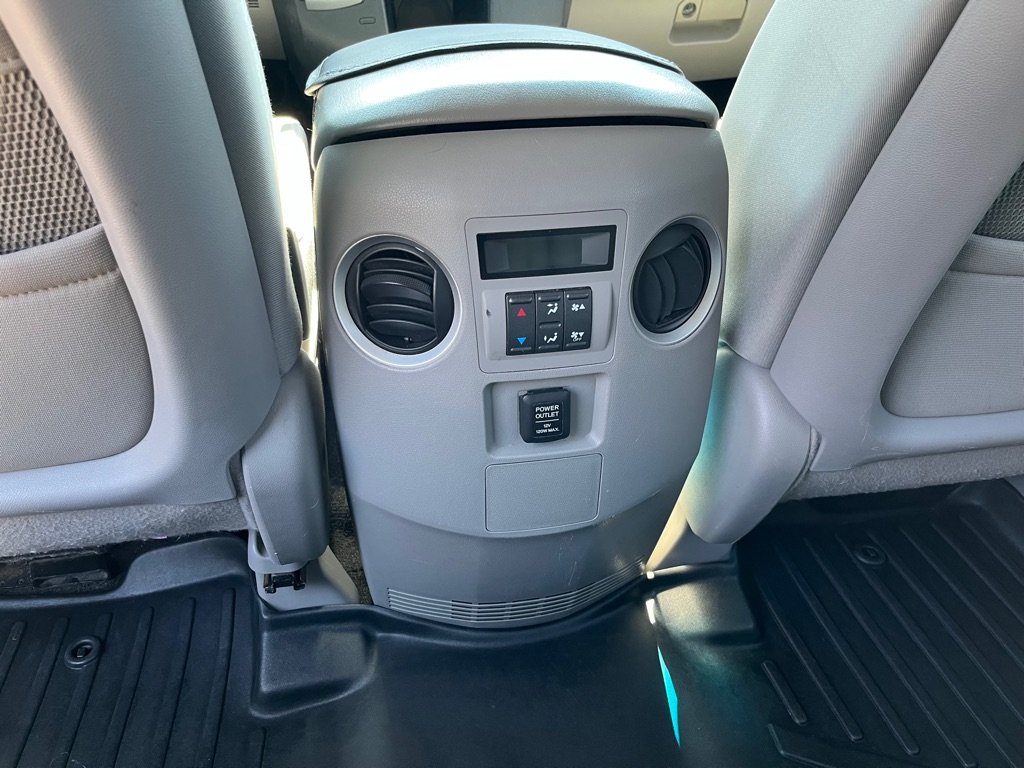 2010 Honda Pilot - $8,900