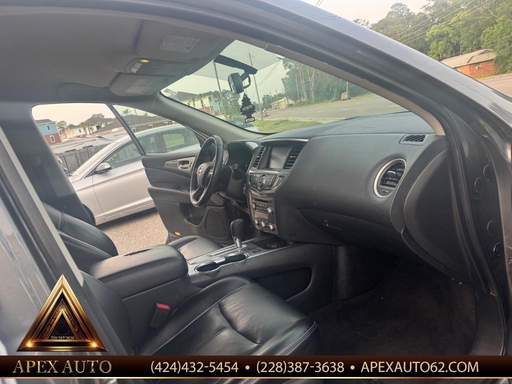 2020 Nissan Pathfinder - $13,300