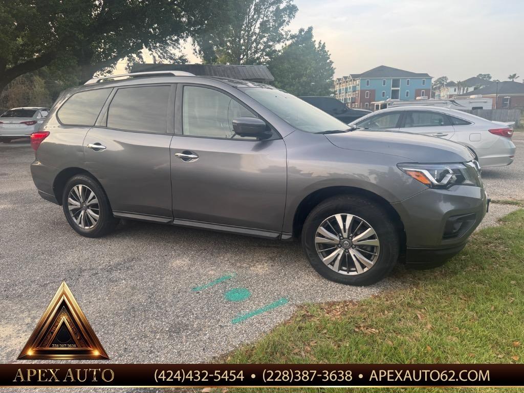 2020 Nissan Pathfinder - $13,300