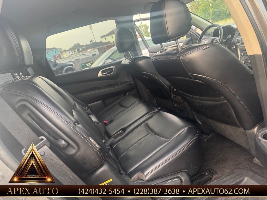 2020 Nissan Pathfinder - $13,300