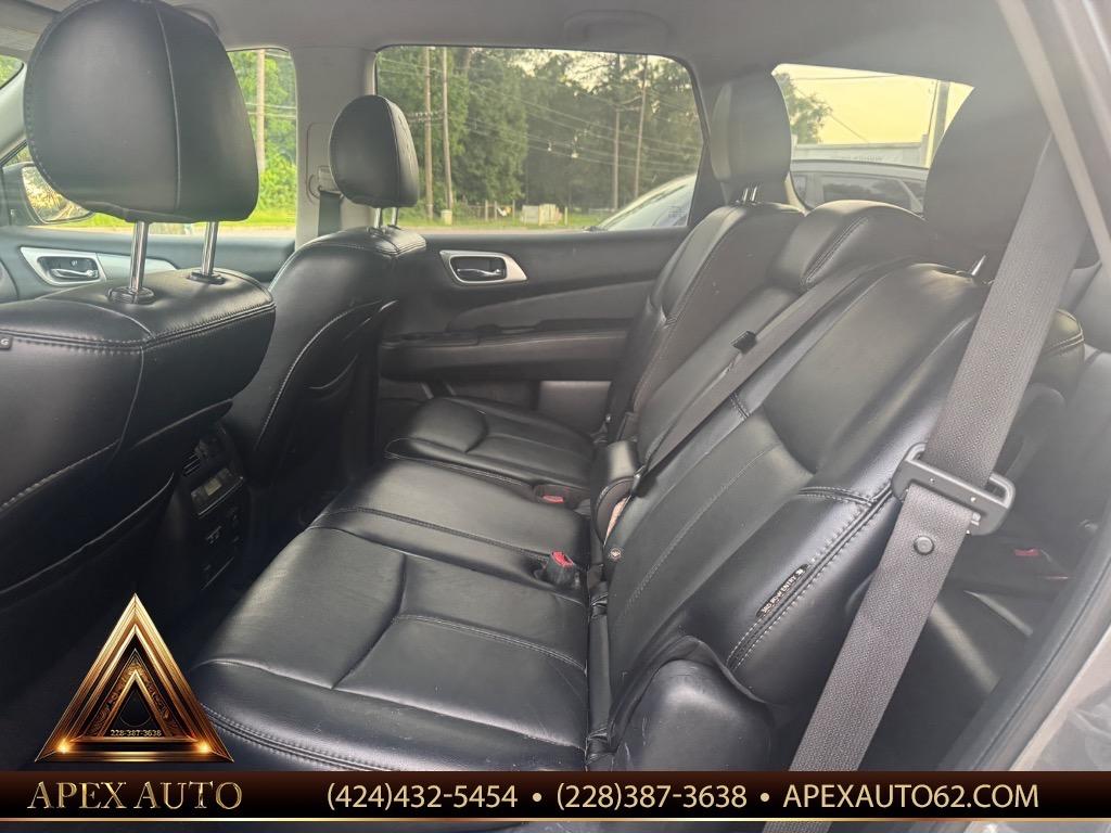 2020 Nissan Pathfinder - $13,300