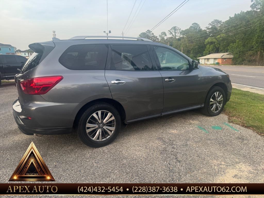 2020 Nissan Pathfinder - $13,300