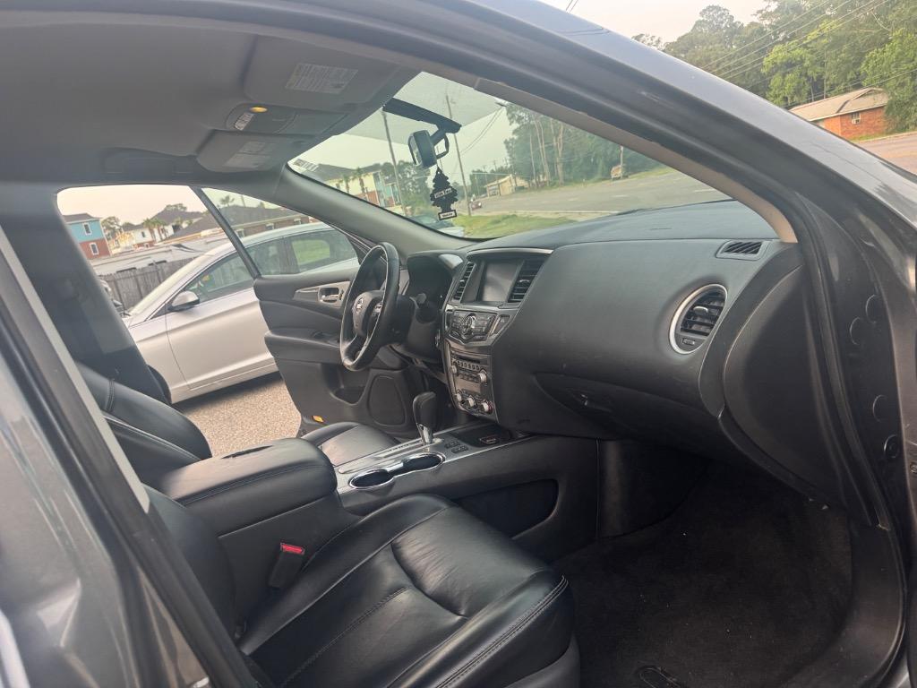 2020 Nissan Pathfinder - $13,300