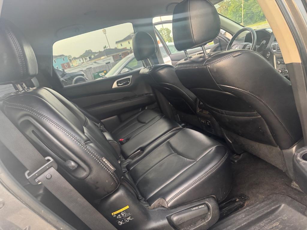 2020 Nissan Pathfinder - $13,300