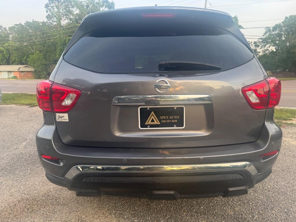 2020 Nissan Pathfinder - $13,300