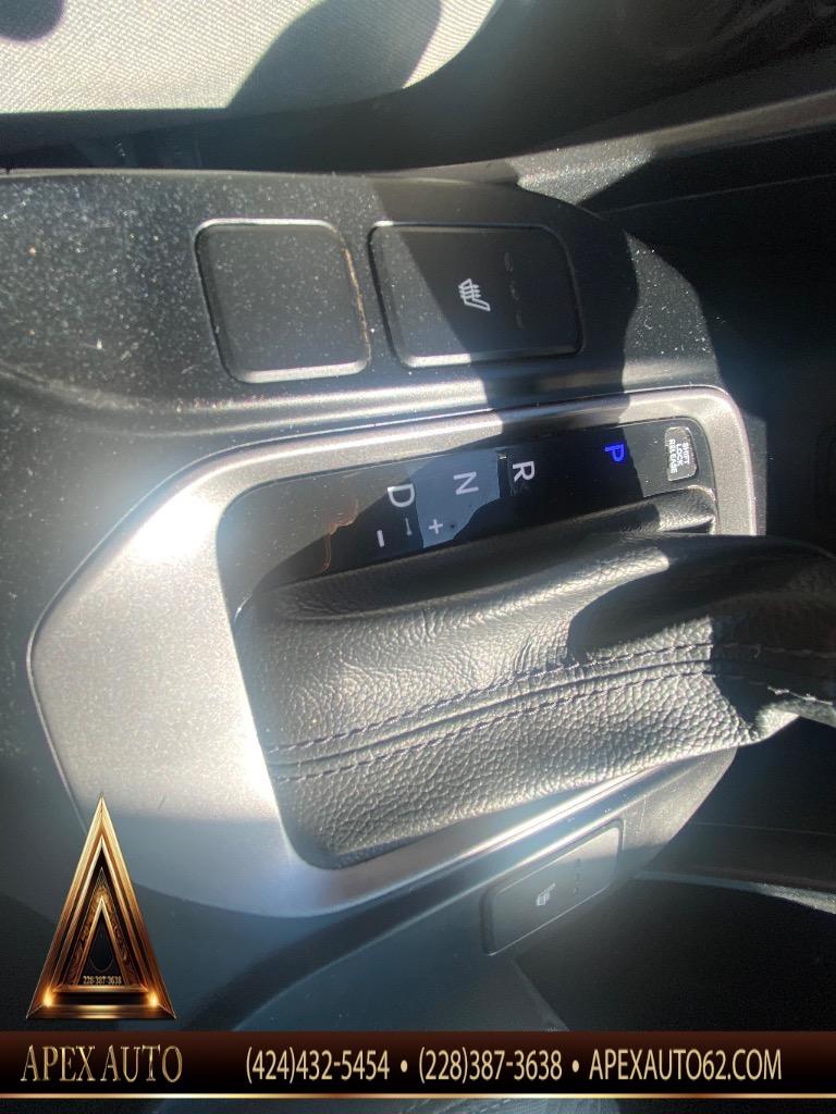2016 Hyundai Santa Fe - $12,500