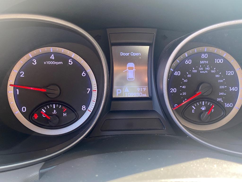 2016 Hyundai Santa Fe - $12,500