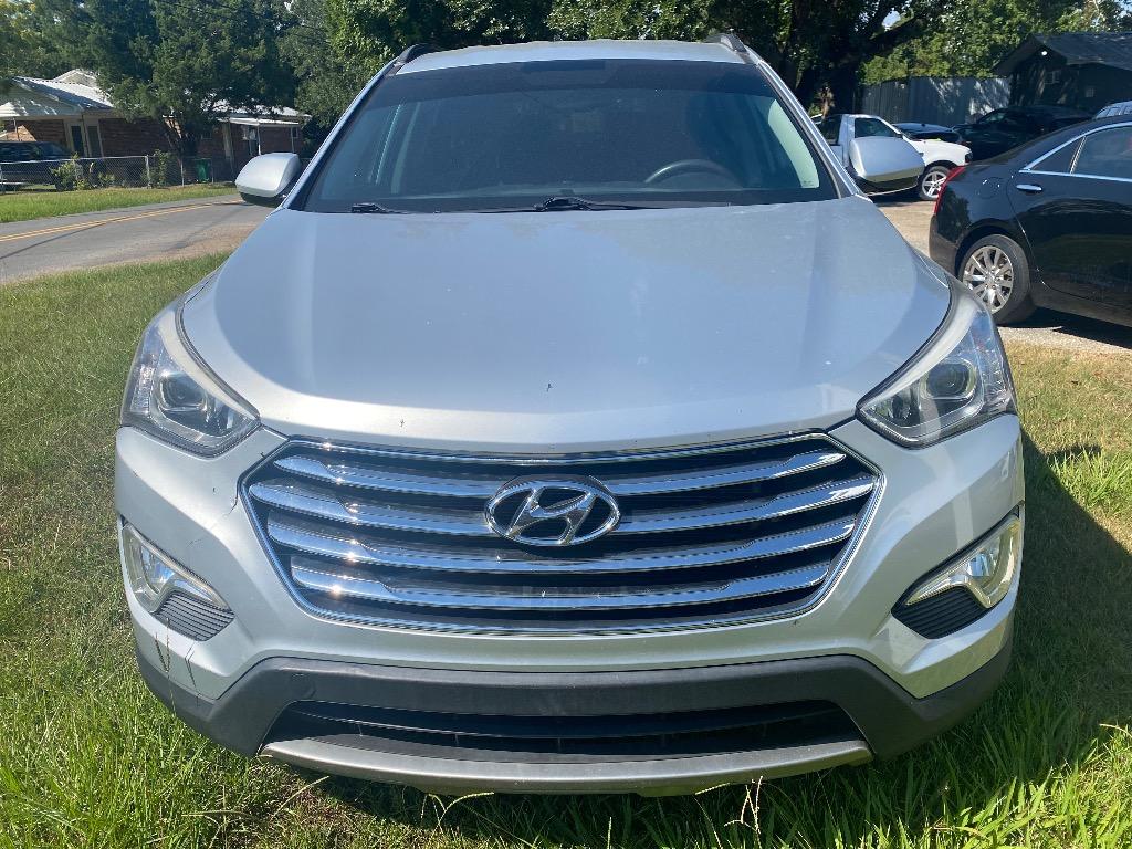 2016 Hyundai Santa Fe - $12,500