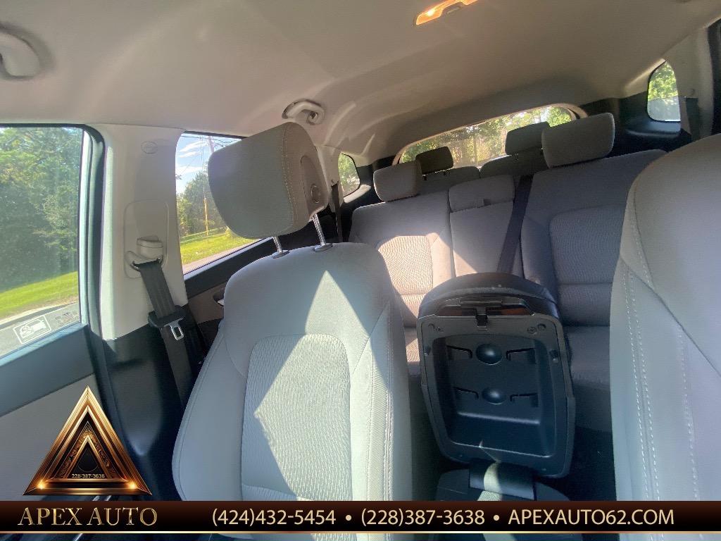 2016 Hyundai Santa Fe - $12,500