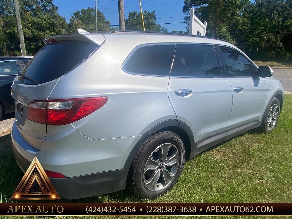 2016 Hyundai Santa Fe - $12,500