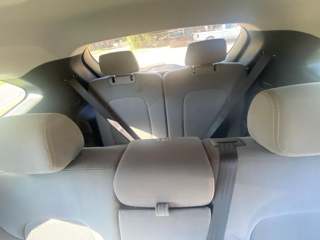 2016 Hyundai Santa Fe - $12,500