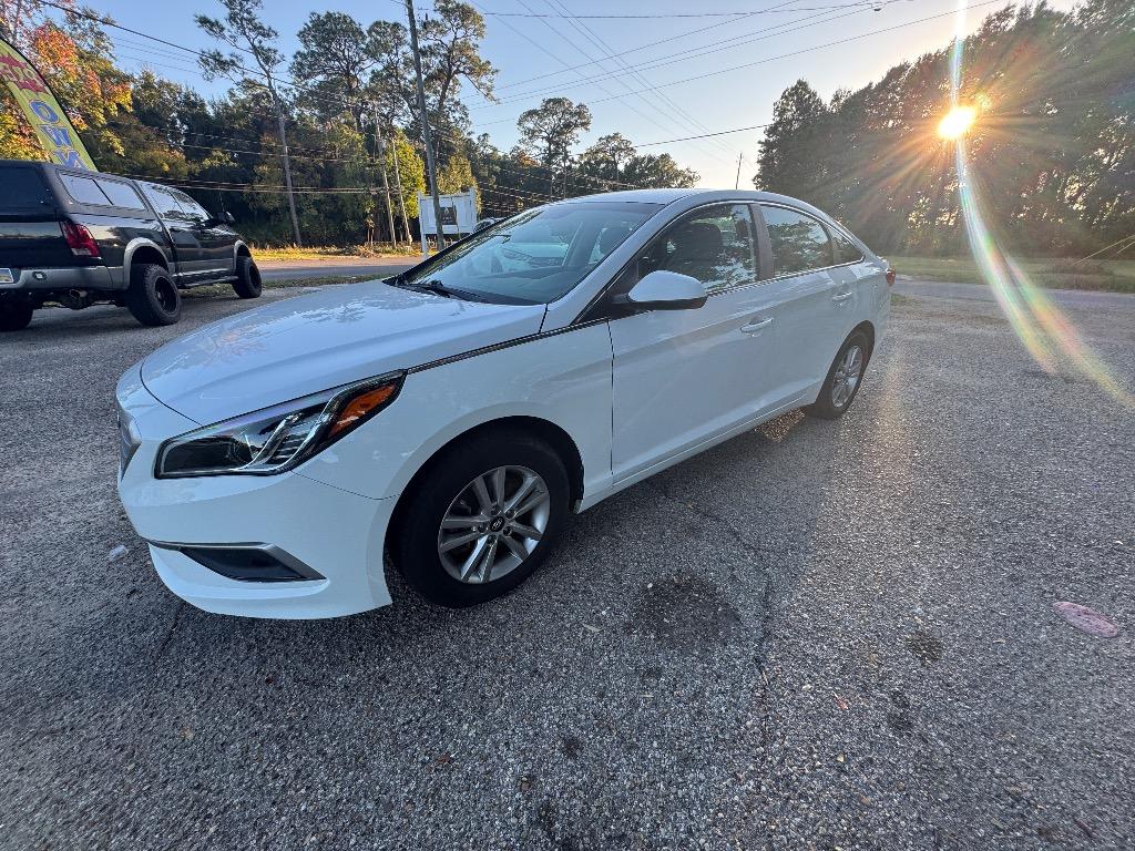 2017 Hyundai Sonata - $9,500