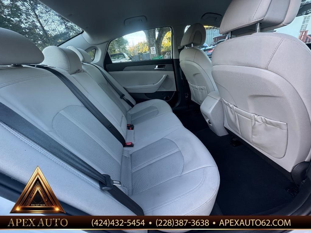 2017 Hyundai Sonata - $9,500