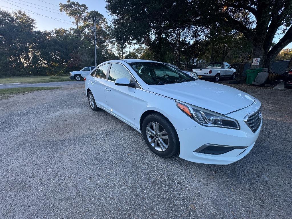 2017 Hyundai Sonata - $9,500