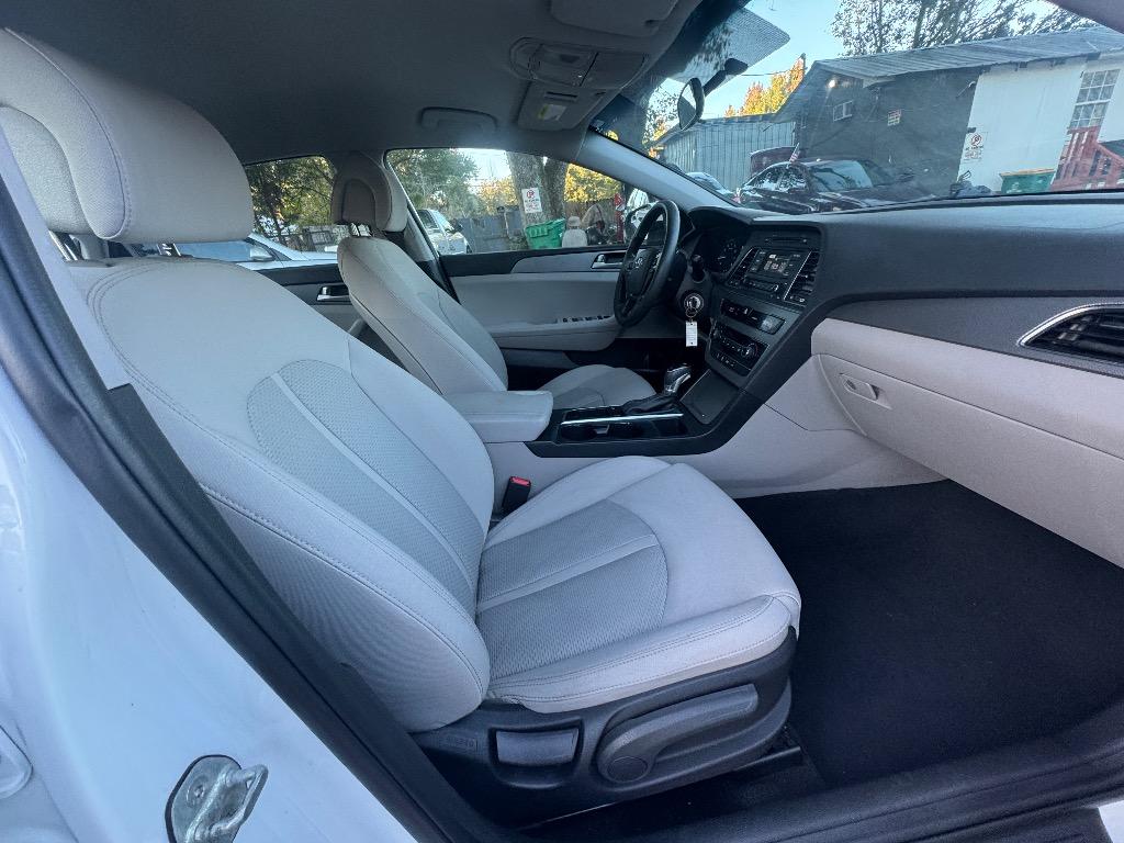 2017 Hyundai Sonata - $9,500