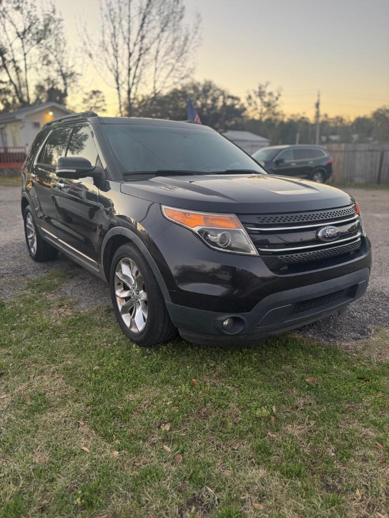 2014 Ford Explorer - $9,500