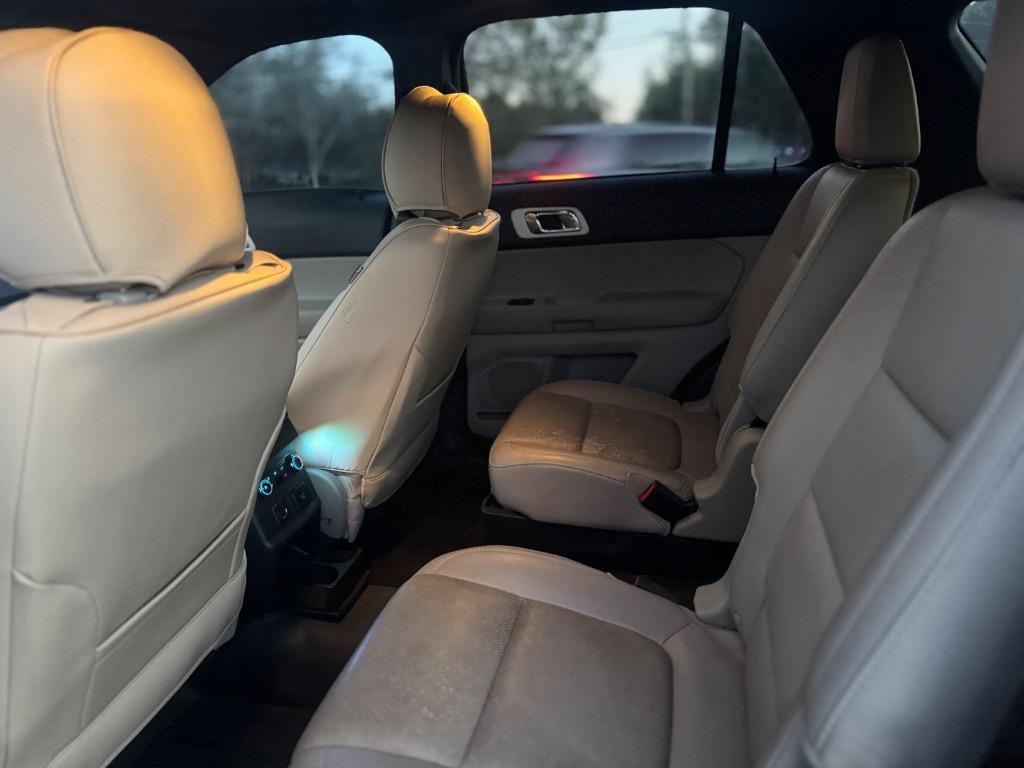2014 Ford Explorer - $9,500