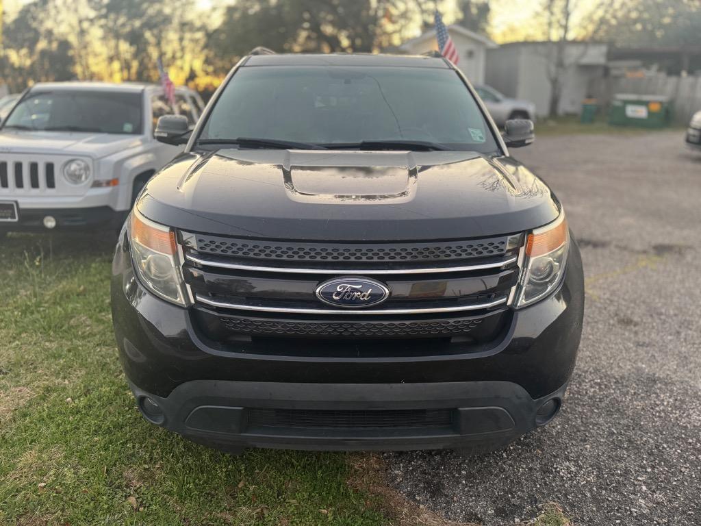 2014 Ford Explorer - $9,500